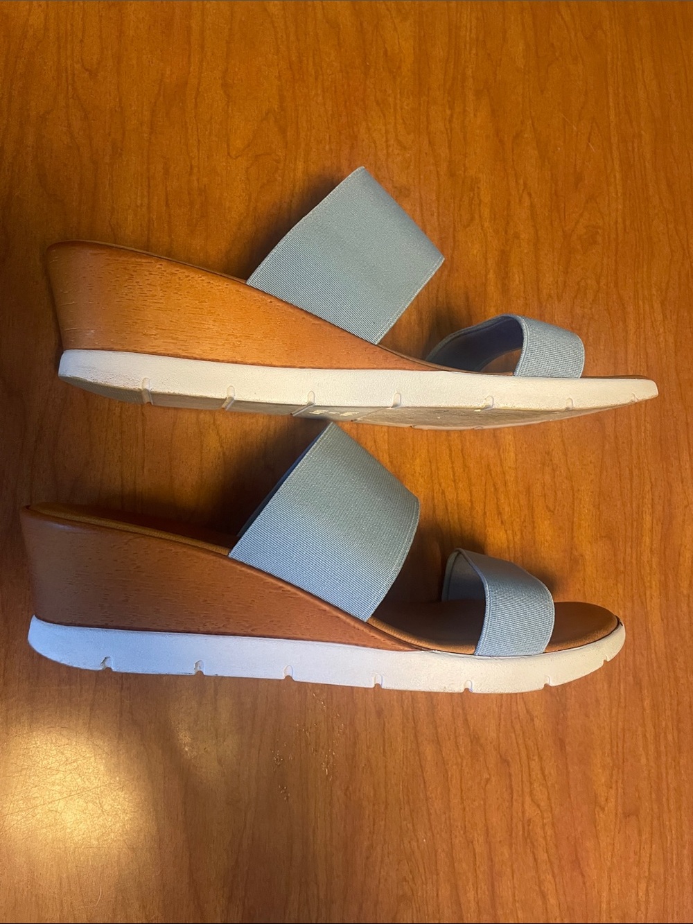 Italian Shoemakers 2” wedge Sky Blue Slide Sandals with Tan Footbed size 7